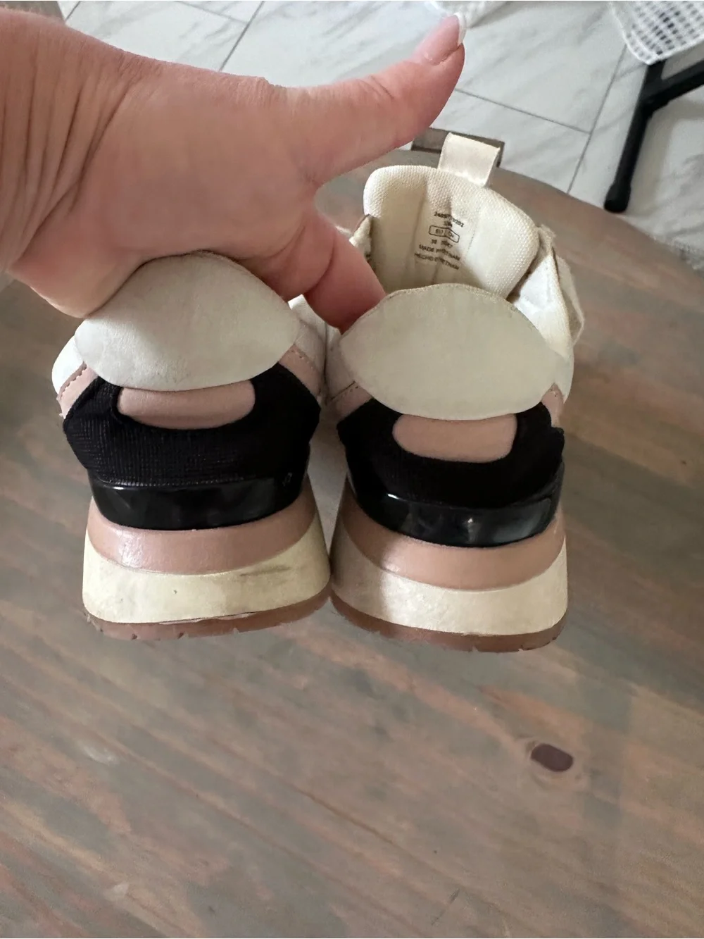 Zara White and Blush Pink Women's Lace-Up Sneakers